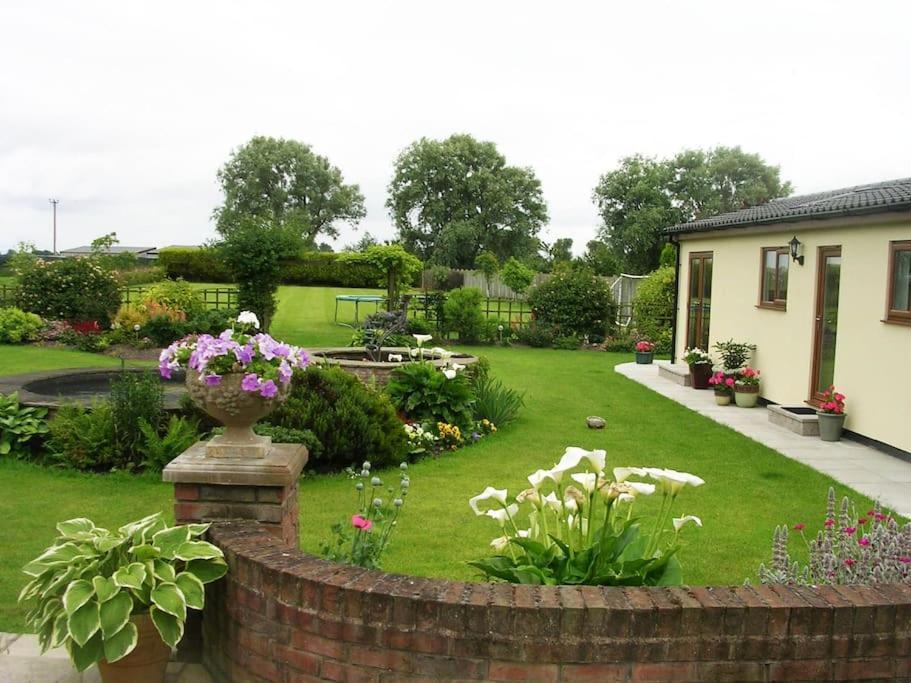 Coastal Garden Lodge Preesall Kültér fotó